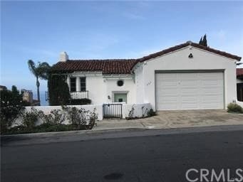 Primary Photo - 557 Vía Almar