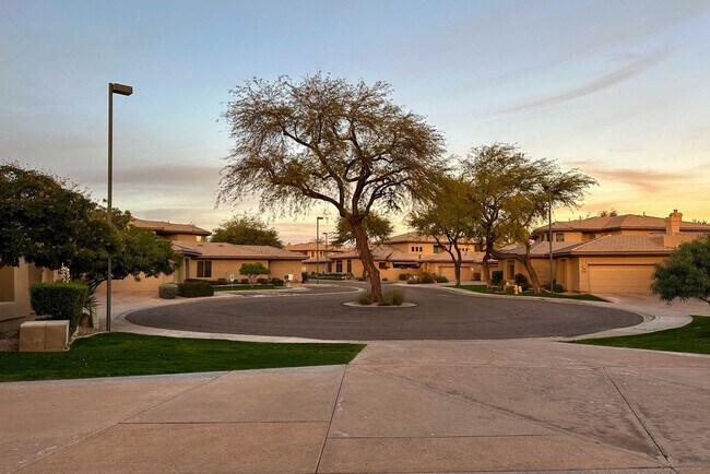 Building Photo - 15240 N Clubgate Dr
