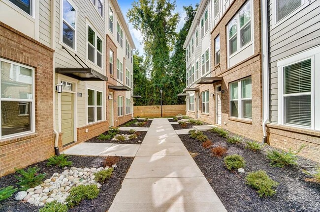 Building Photo - 5013 Sovereignty Ct