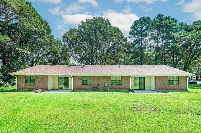 Building Photo - 355 Santa Fe Trail