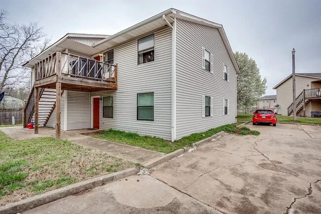 Primary Photo - 304 Vicksburg Cir