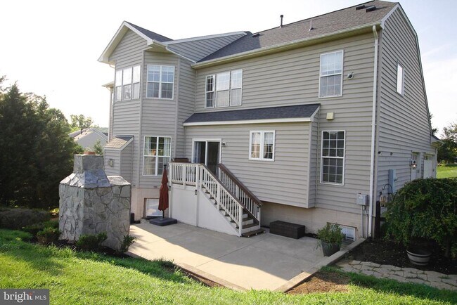 Building Photo - 5569 Jamisons Farm Dr