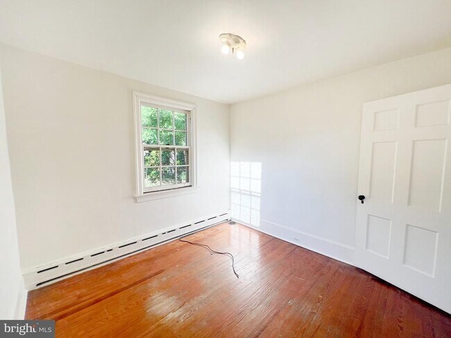 Building Photo - 51 Elfman Dr