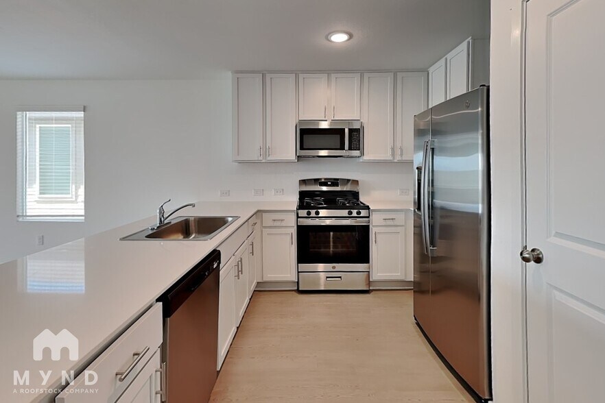 Building Photo - 7109 Aqua Marine