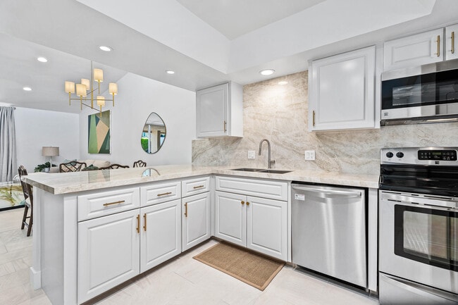 Building Photo - 48885 Mariposa Dr