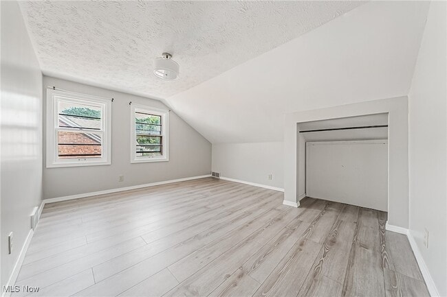 Building Photo - 24111 Edgehill Dr