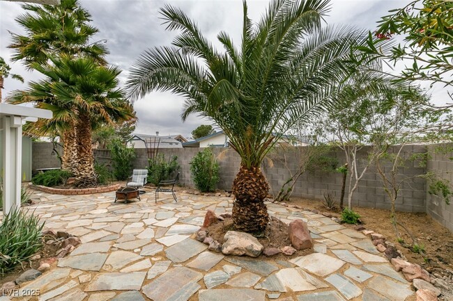 Building Photo - 505 Landra Ln