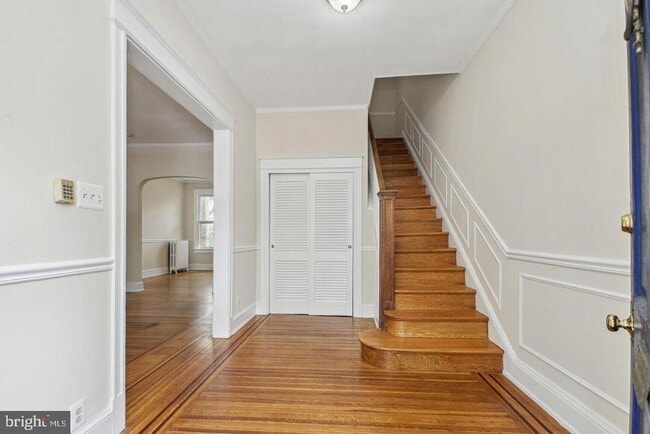 Building Photo - 2237 Hall Pl NW