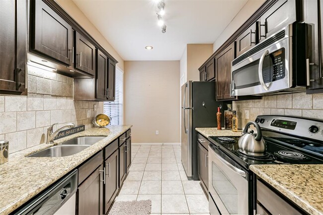 Primary Photo - 2255 Braeswood Park Dr