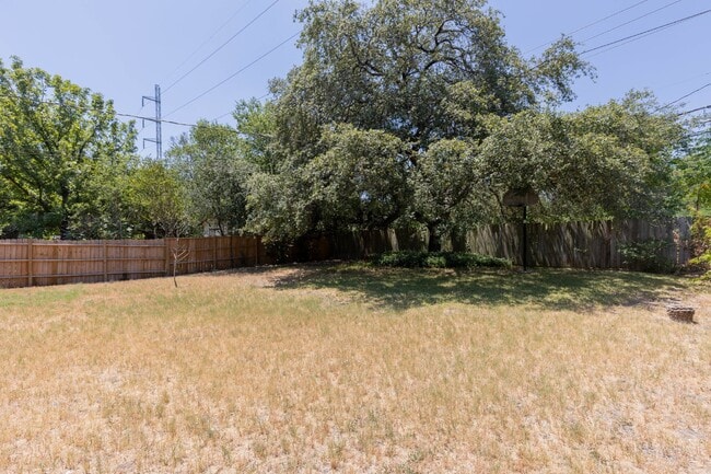 Building Photo - 1822 Arroya Vista Dr
