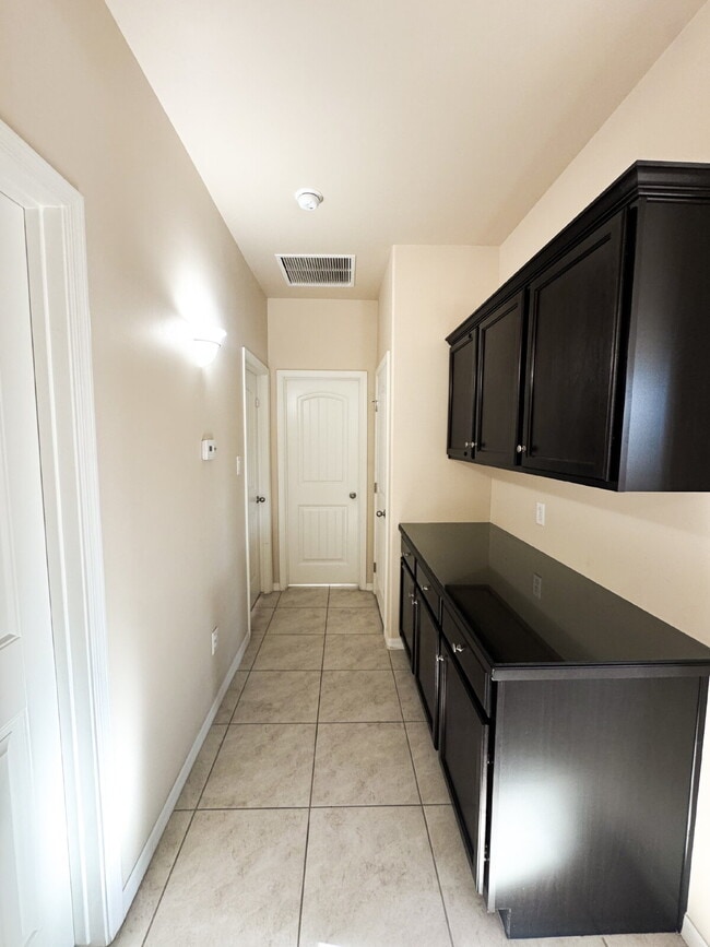 Building Photo - Araby Crossing – 3 Bedroom, 2 Bathroom Sol...