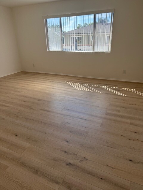 Building Photo - 559 Hyde Park Pl