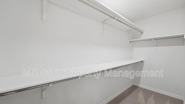Building Photo - 10419 Salitrillo Bnd