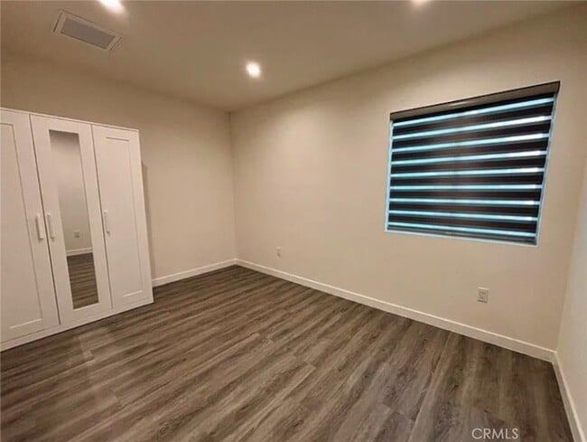 Building Photo - 10941 Oro Vista Ave