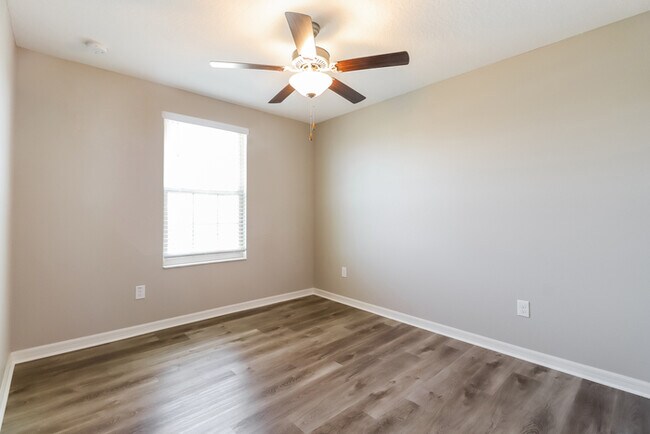 Building Photo - 10251 Boggy Moss Dr