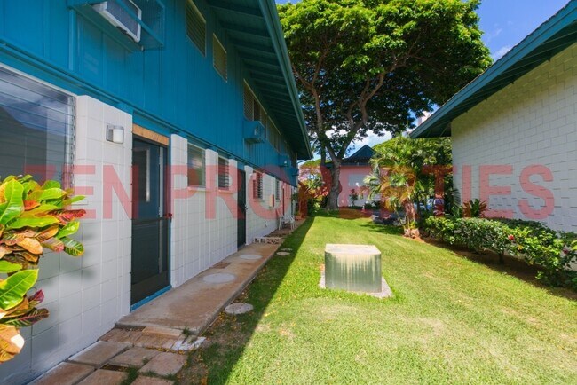 Building Photo - 1379 Hunakai St