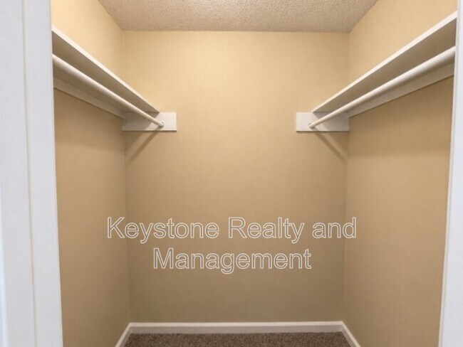 Building Photo - 1375 Thompsonville Ln