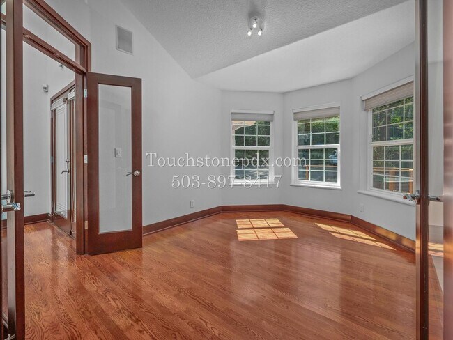 Building Photo - 6254 SW Burlingame Ave