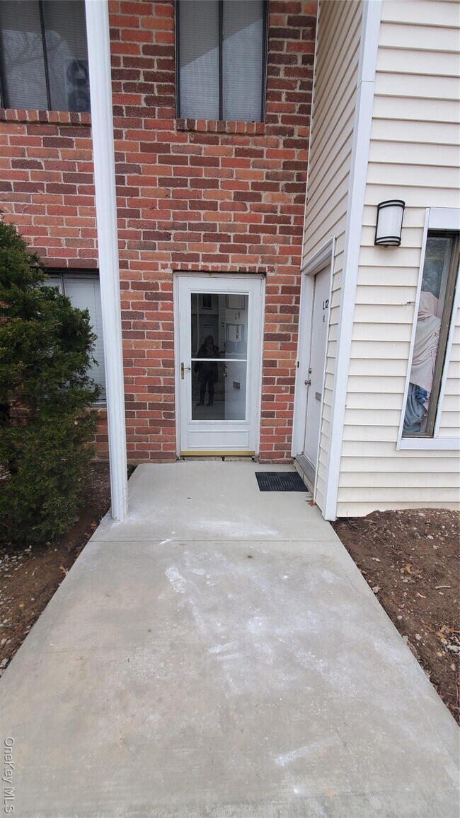 Building Photo - 11 Laramie Ct