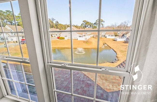 Building Photo - 332 Dante Cir