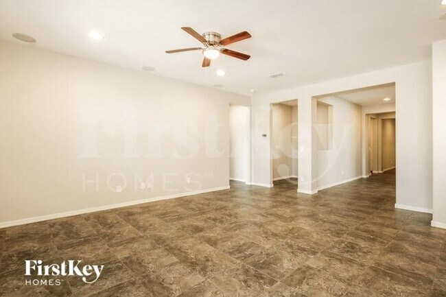 Building Photo - 178 E Santori Dr