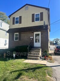 Building Photo - 848 8th Ave