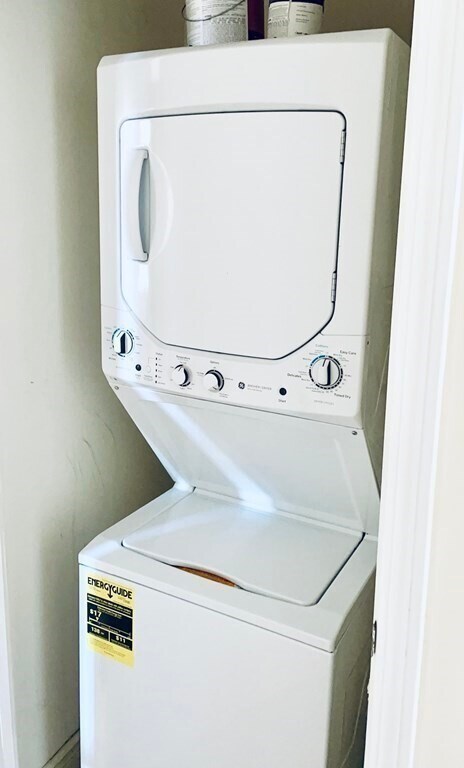 Building Photo - 4 Charlesgate E