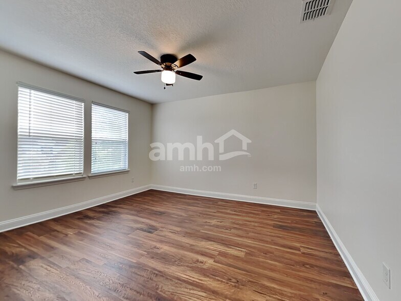 Building Photo - 644 Sunny Stroll Dr