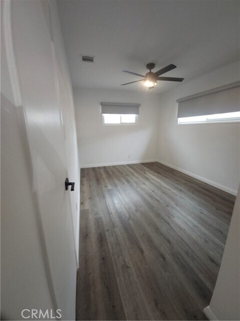 Building Photo - 17423 Burbank Blvd