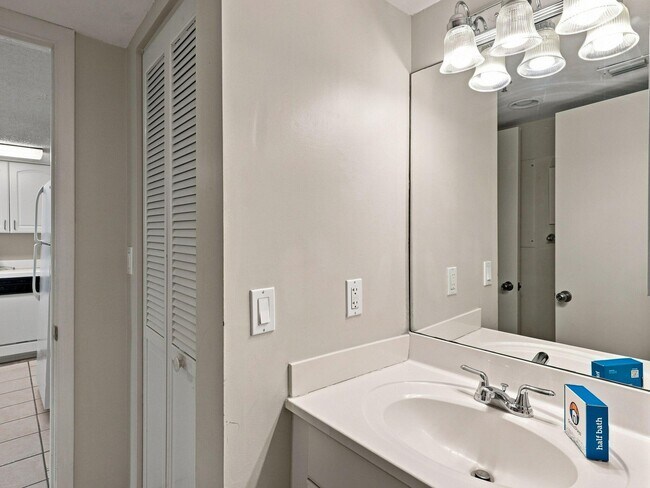 Building Photo - 1040 US-98
