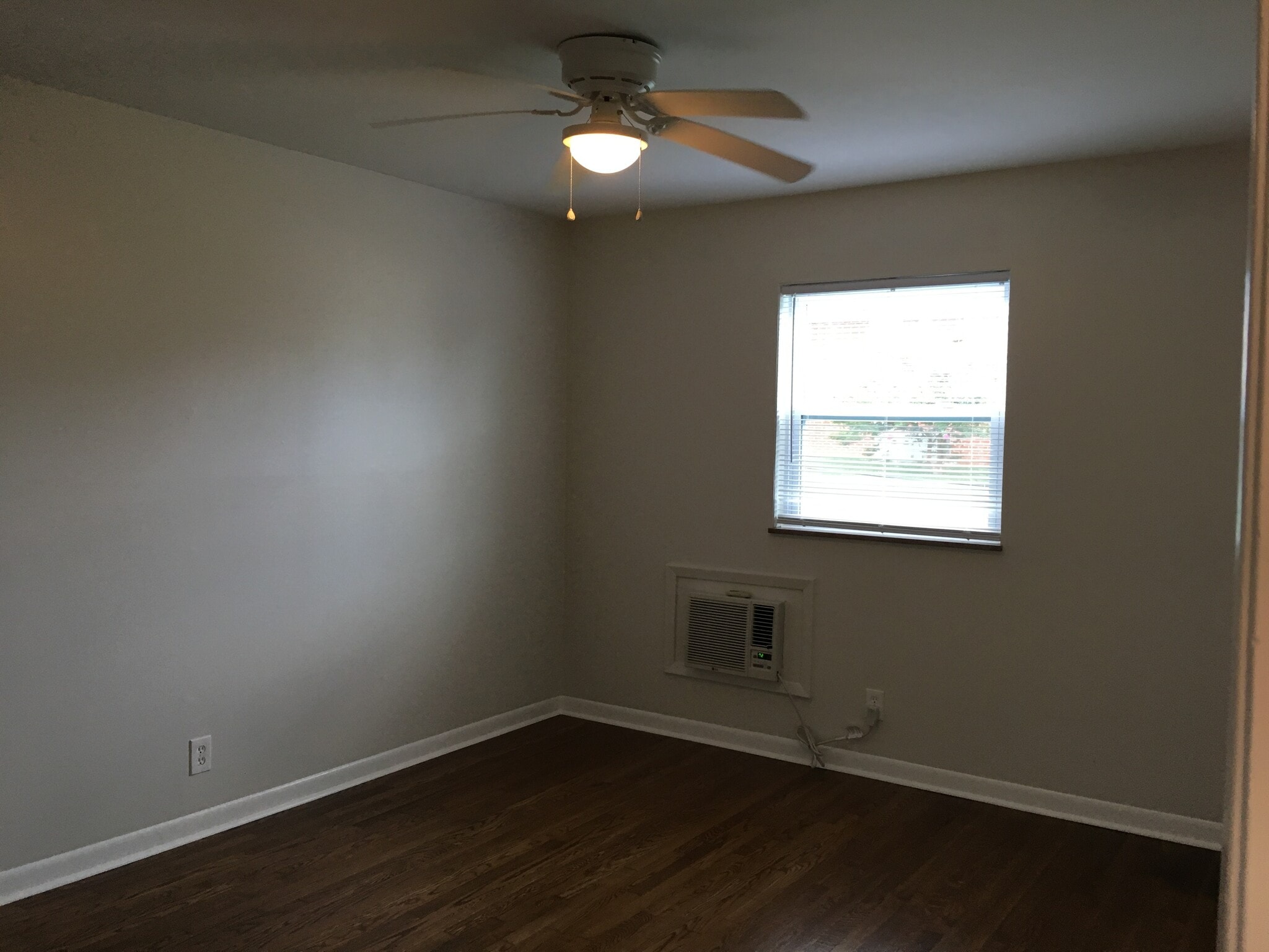 Large Bedroom 2 - 2223 Laurel Ave