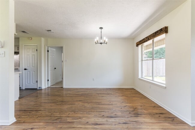 Building Photo - 431 Topsail Way