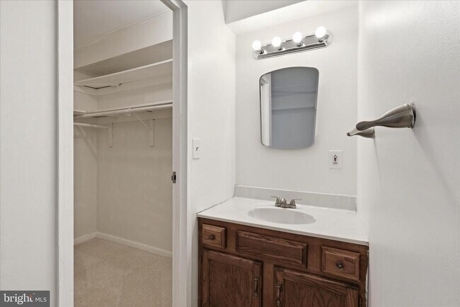 Building Photo - 2339 Freetown Ct