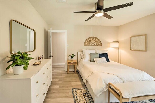 Building Photo - 6204 Wagon Bend