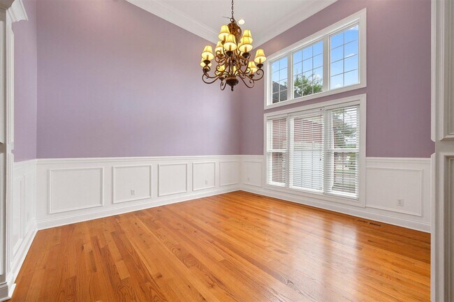 Building Photo - 3630 Amherst Dr
