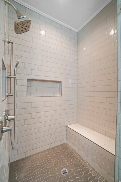 Master Shower - 421 Retreat Ln