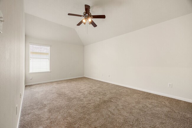 Building Photo - 7711 Summer Shore Dr