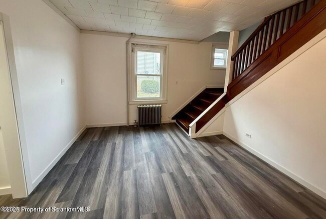 Building Photo - 394 Tripp St