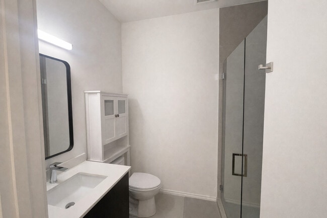 Building Photo - 4513 N Clark St