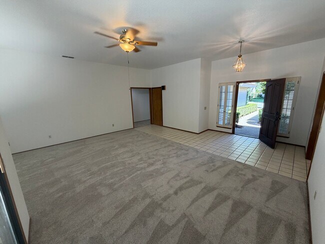 Building Photo - 4 bedroom | 2 bathroom | Gold River home