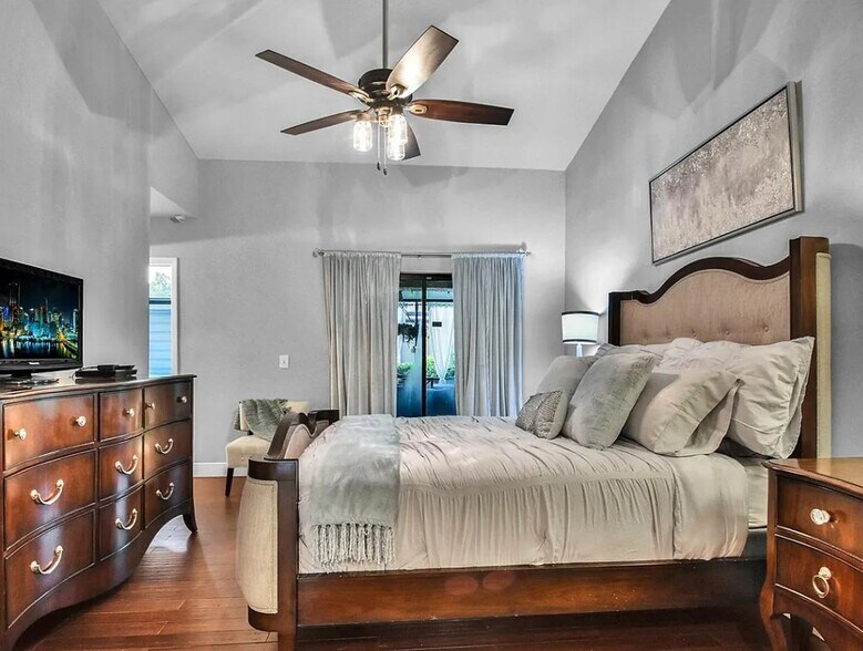 master bed - 9366 Chelsea Dr N