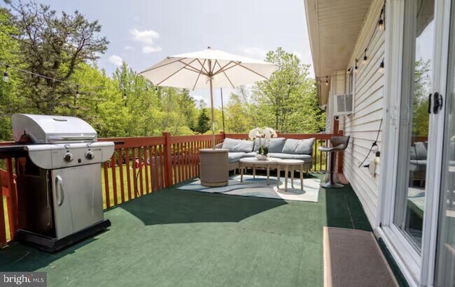 Building Photo - 449 Clearview Dr