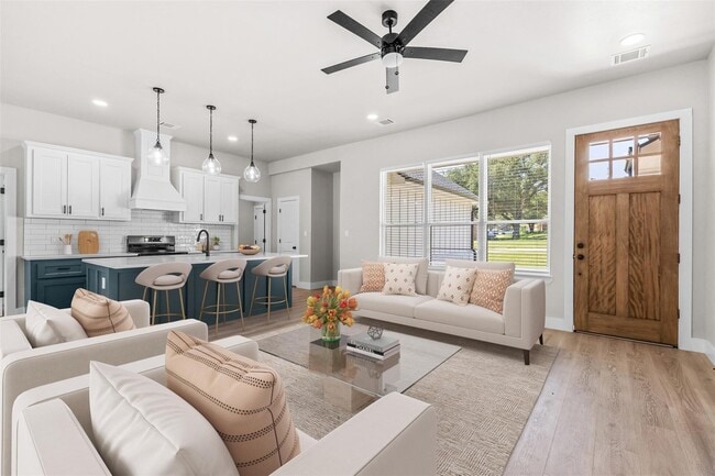 Building Photo - 2318 Progress Dr