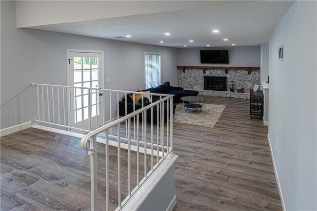 Building Photo - 986 Bramwell Ln