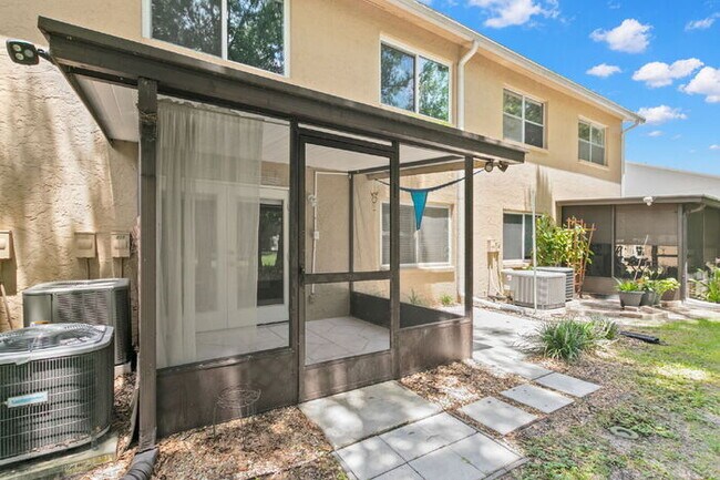 Building Photo - Apartment For Rent in Seminole WITH UPGRADES!