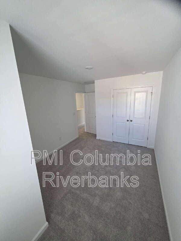 Building Photo - 559 Marcus Wy