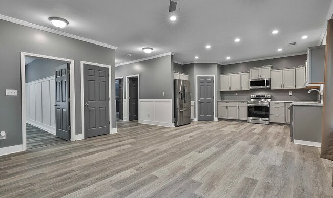 Building Photo - 87 Farmer St