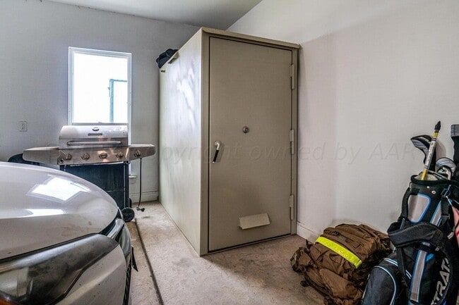 Building Photo - 501 E Cemetery Rd