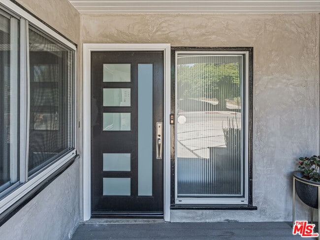 Building Photo - 7630 W 91st St