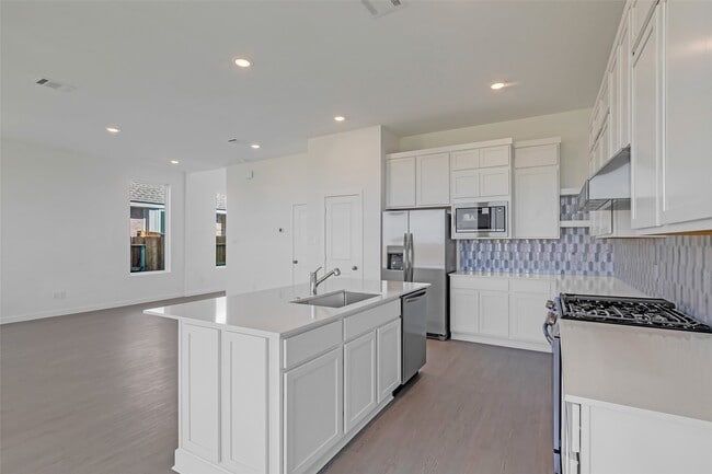 Building Photo - 27318 Sweetwater Bay Dr